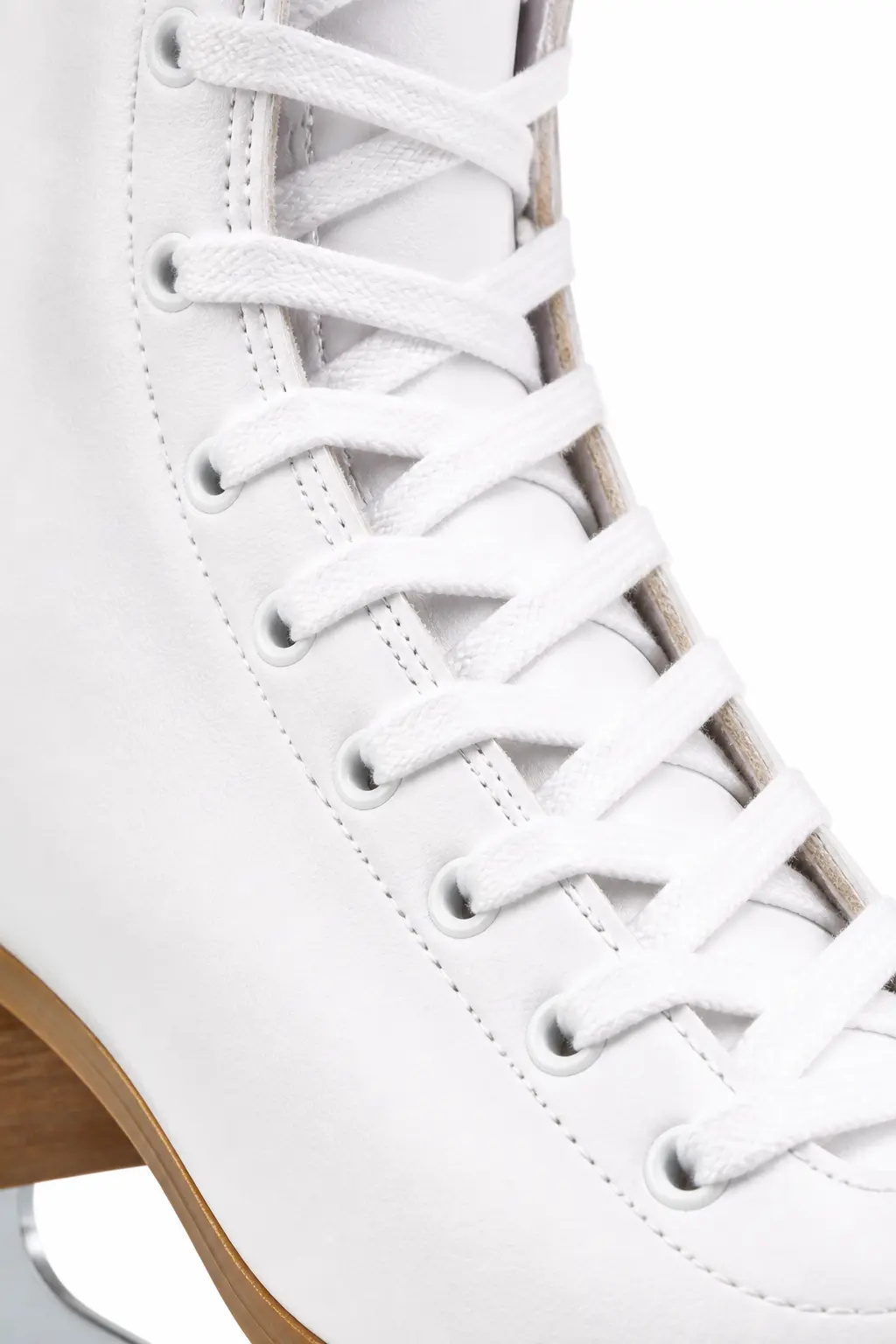Detail der Schnürung an einem Eiskunstlaufschuh